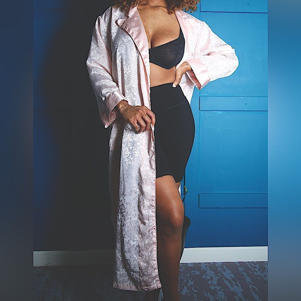 Blush Pink Vintage Gold Label Victoria's Secret Robe - Elegant & Cozy!